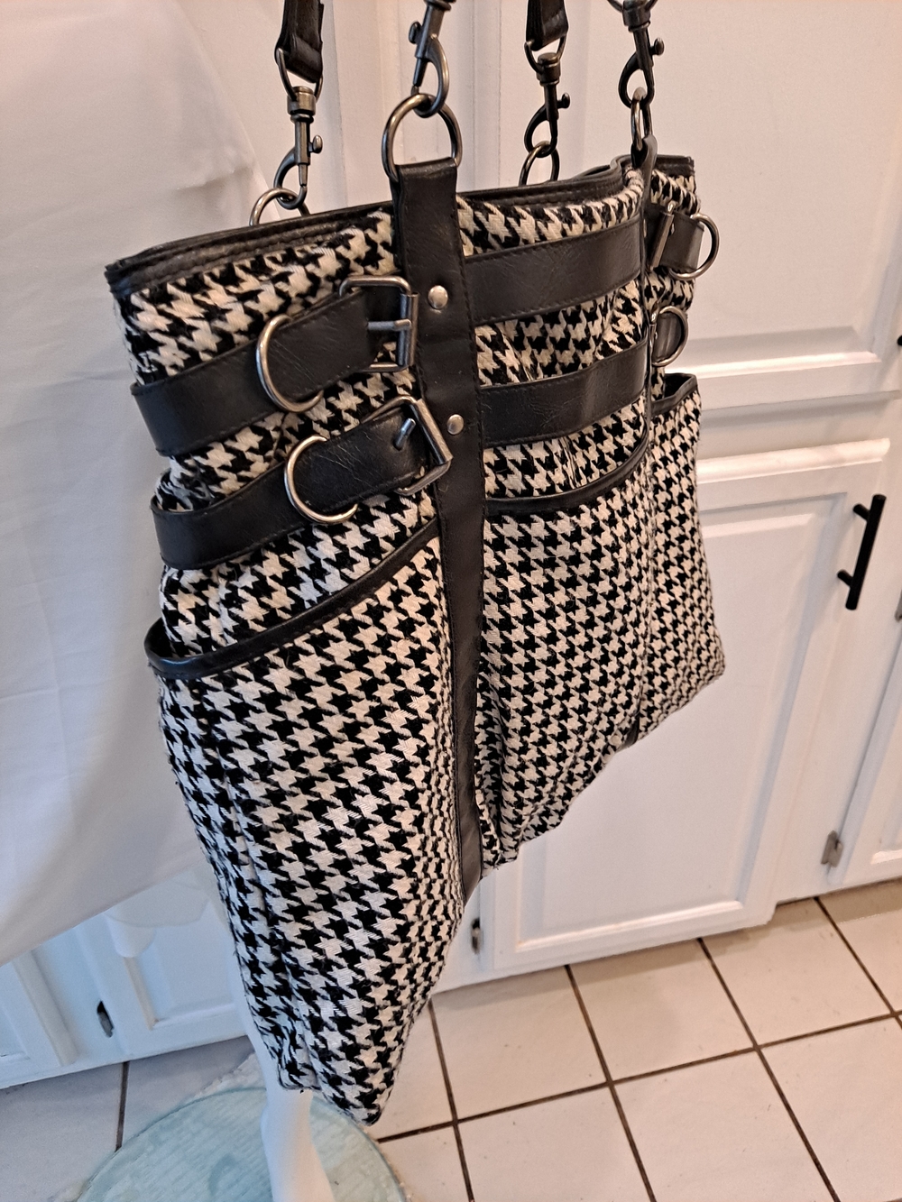Vintage Y2k Black & White Houndstooth Wool Blend Tote w/Buckle Straps & Pockets - Picture 4 of 12